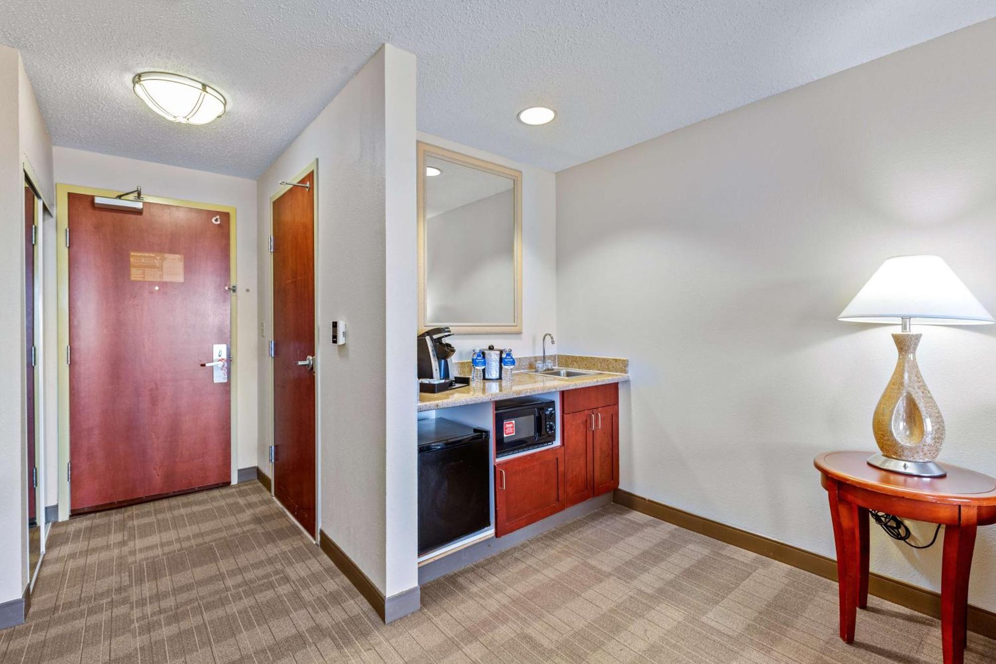 Hilton Garden Inn Starkville Esterno foto