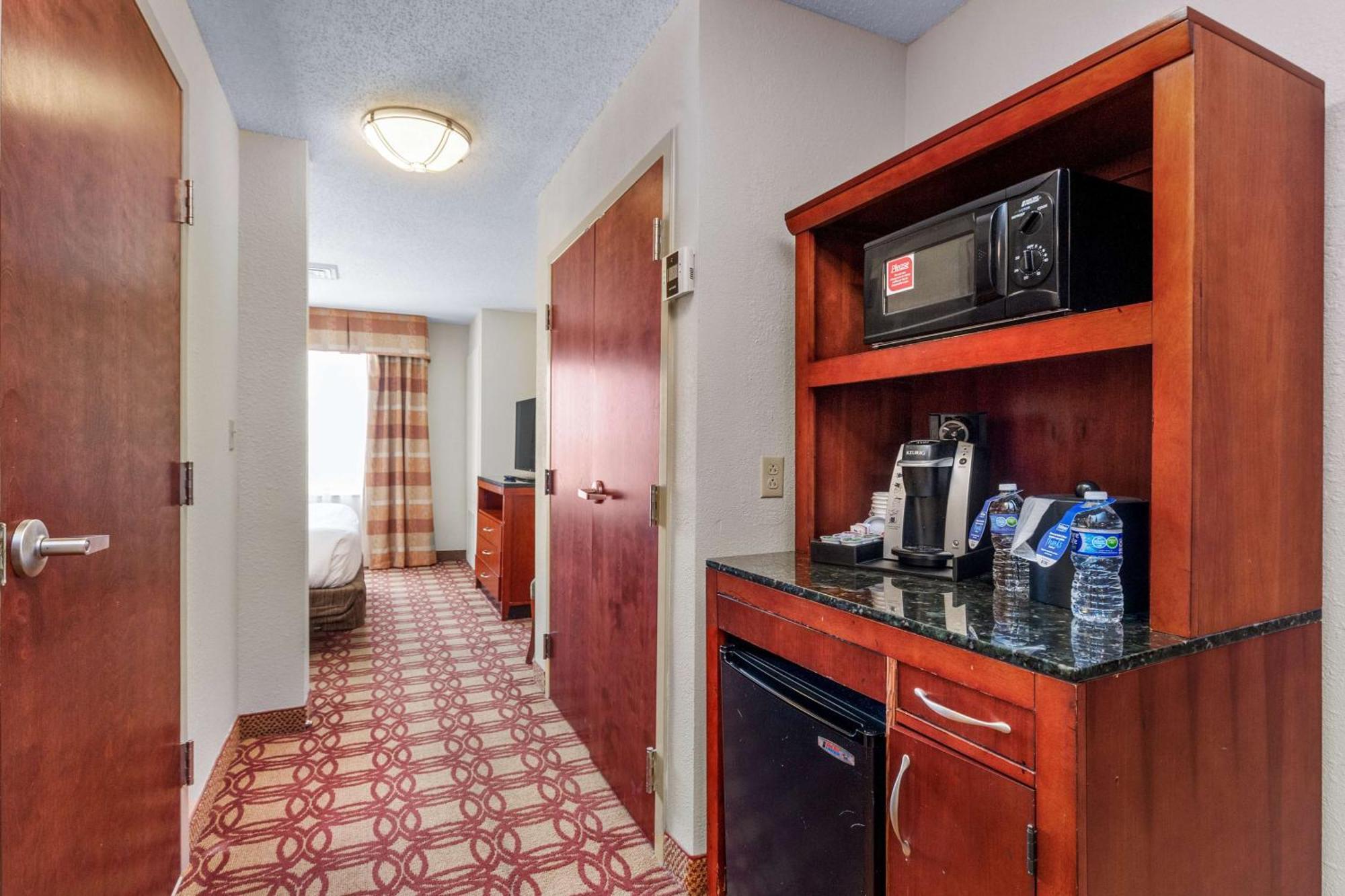 Hilton Garden Inn Starkville Esterno foto