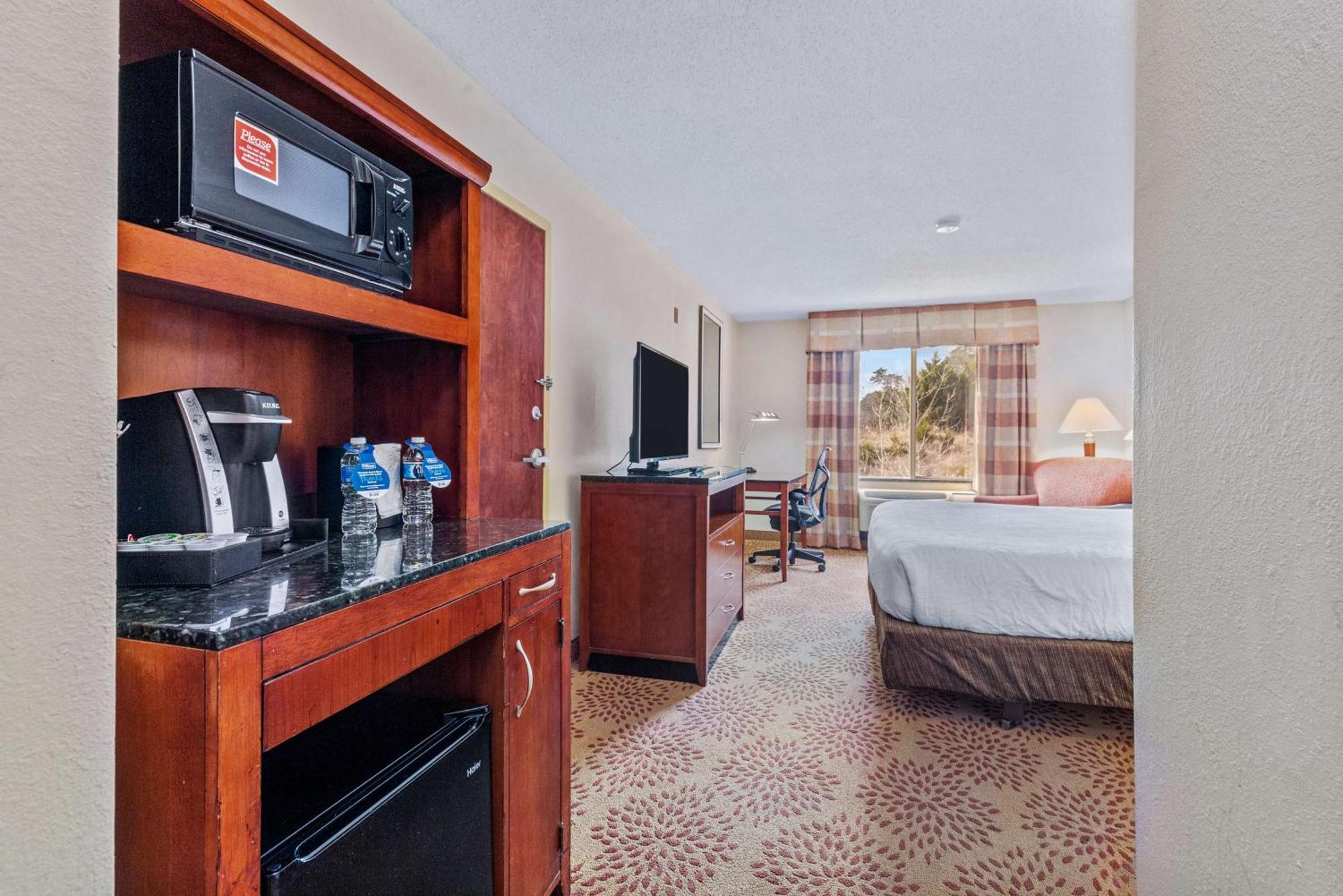 Hilton Garden Inn Starkville Esterno foto