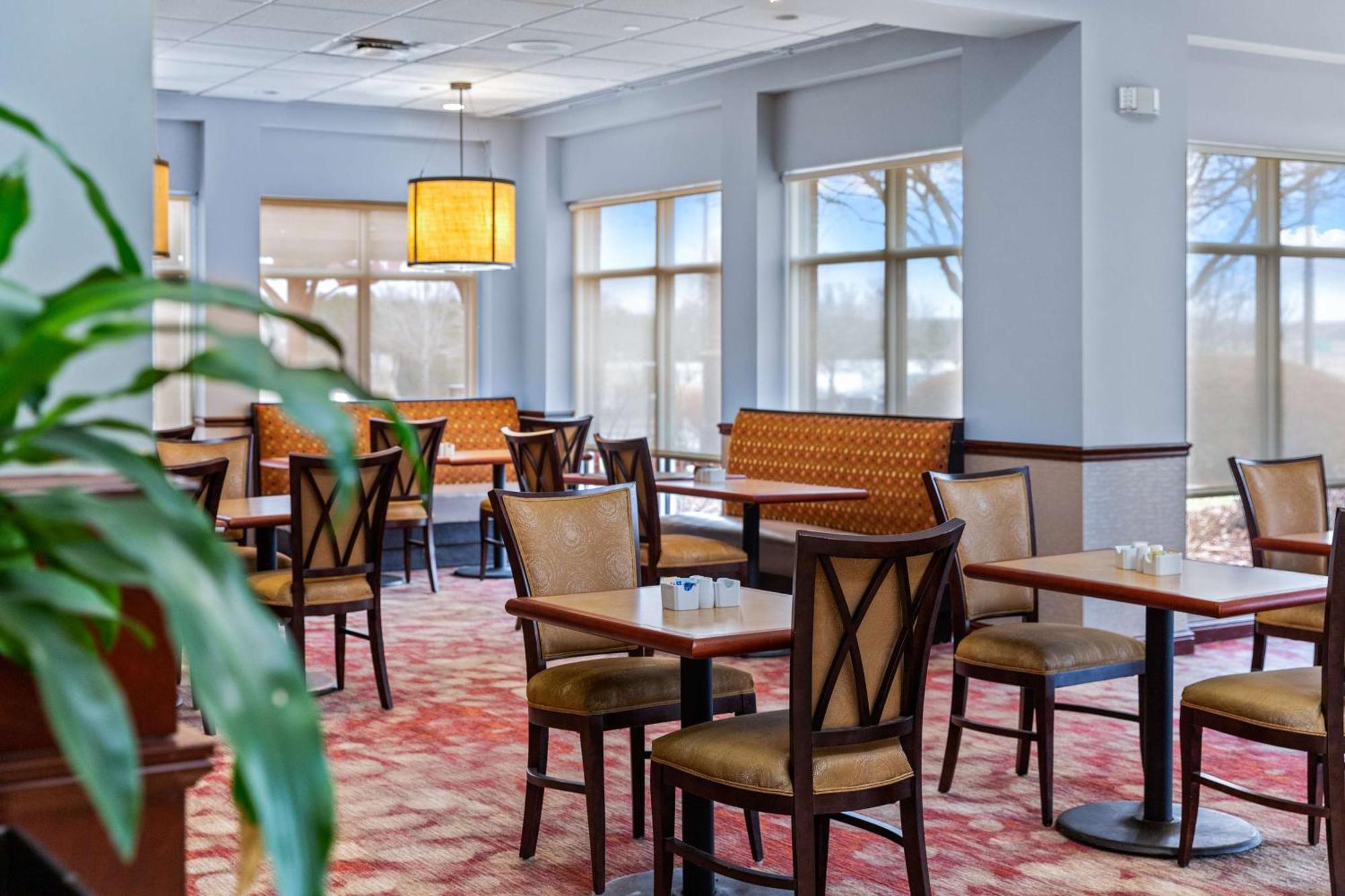 Hilton Garden Inn Starkville Esterno foto