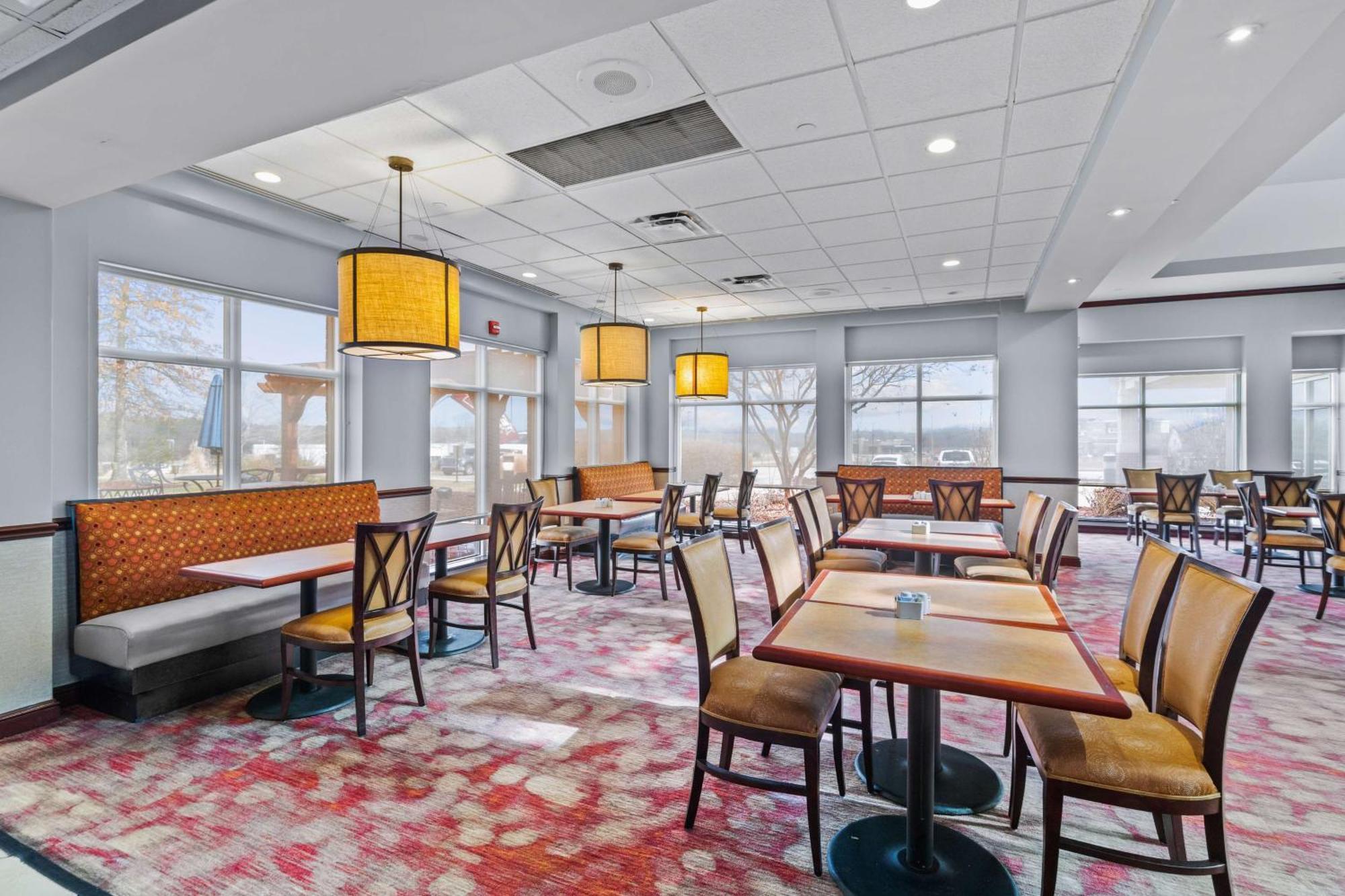 Hilton Garden Inn Starkville Esterno foto